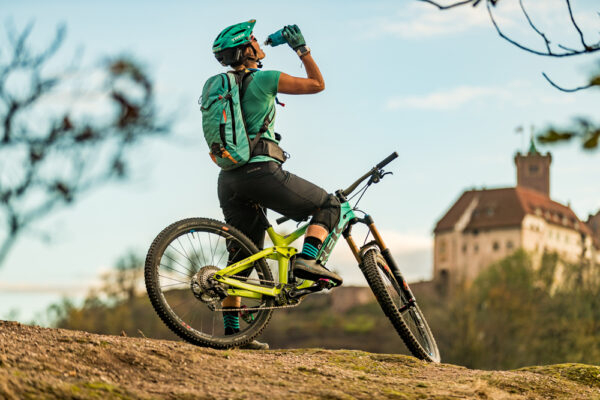 Radfahrer Pause Blick Wartburg